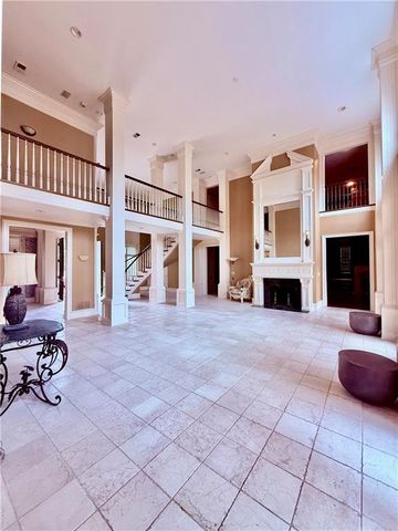 11724 Canterbury Street, Leawood, KS 66211