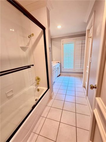 11724 Canterbury Street, Leawood, KS 66211