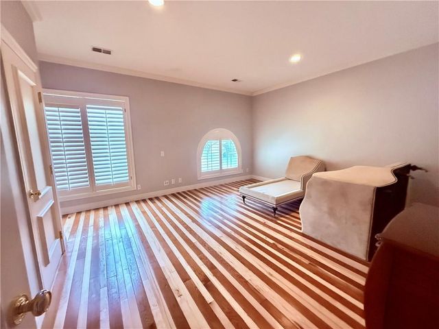 11724 Canterbury Street, Leawood, KS 66211