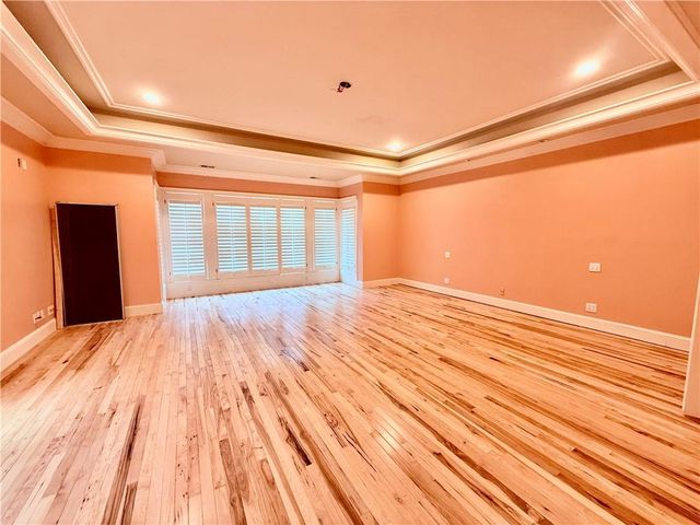 11724 Canterbury Street, Leawood, KS 66211
