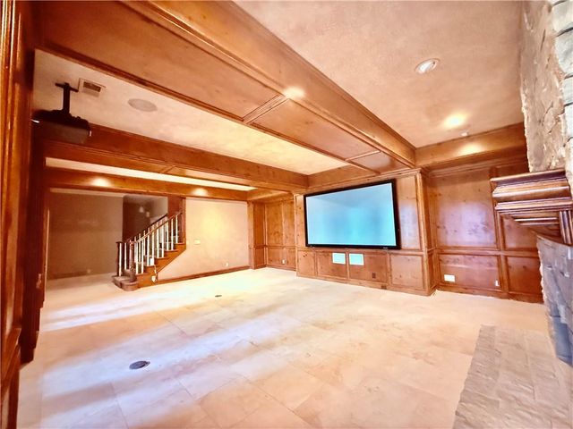 11724 Canterbury Street, Leawood, KS 66211