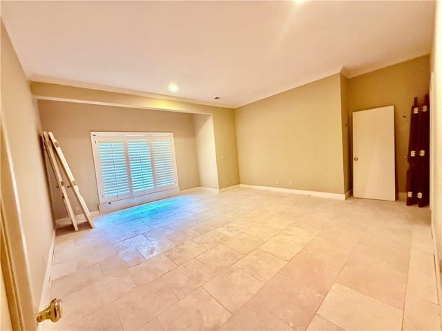 11724 Canterbury Street, Leawood, KS 66211