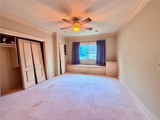 11724 Canterbury Street, Leawood, KS 66211