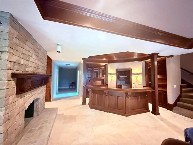 11724 Canterbury Street, Leawood, KS 66211