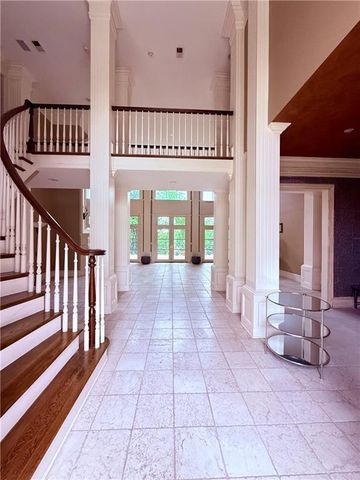 11724 Canterbury Street, Leawood, KS 66211