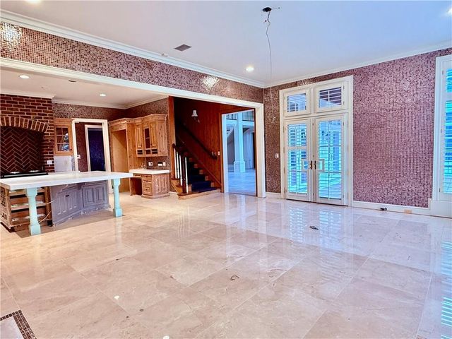 11724 Canterbury Street, Leawood, KS 66211