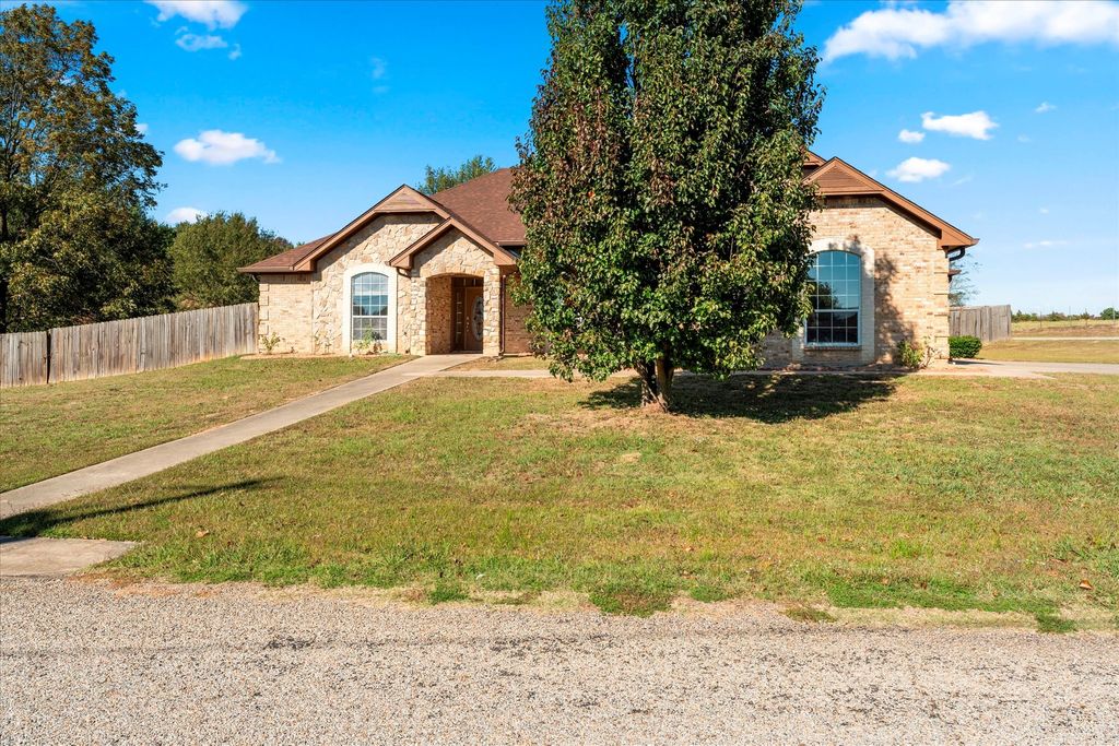 2200 McKeller Rd., Mt Pleasant, TX 75455