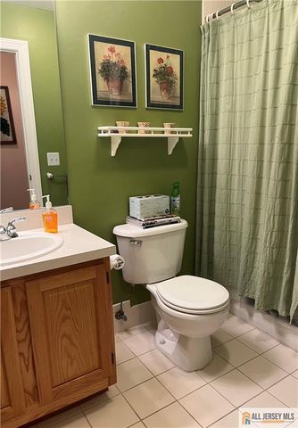 59 Franklin School Way 59, Metuchen, NJ 08840