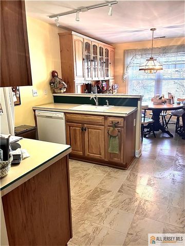 59 Franklin School Way 59, Metuchen, NJ 08840