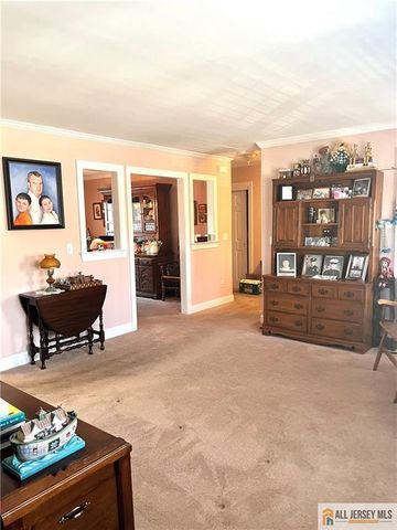 59 Franklin School Way 59, Metuchen, NJ 08840