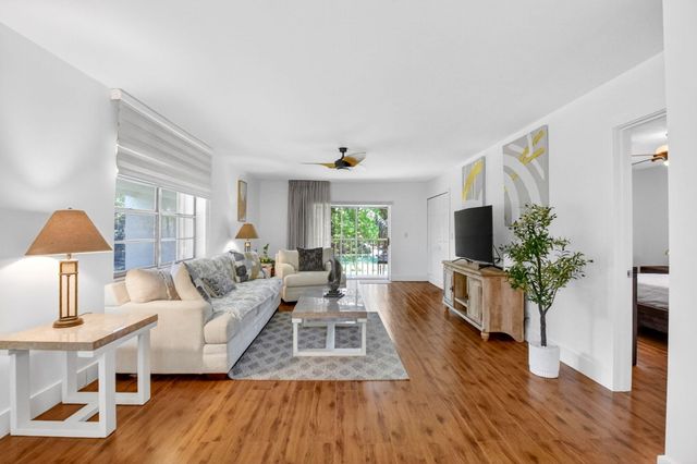 2975 SW 22nd Avenue 2010, Delray Beach, FL 33445
