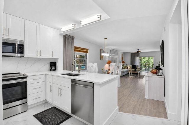 2975 SW 22nd Avenue 2010, Delray Beach, FL 33445