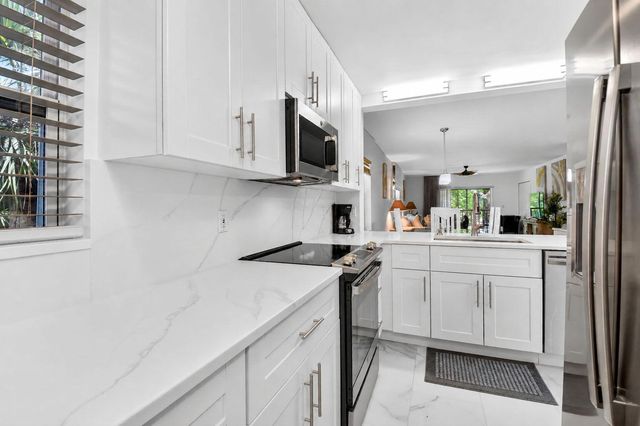 2975 SW 22nd Avenue 2010, Delray Beach, FL 33445