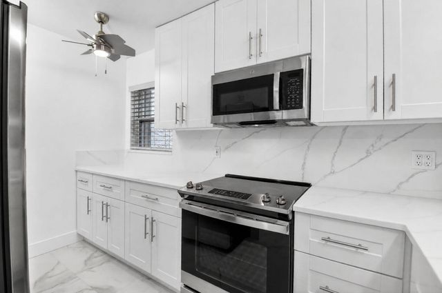 2975 SW 22nd Avenue 2010, Delray Beach, FL 33445