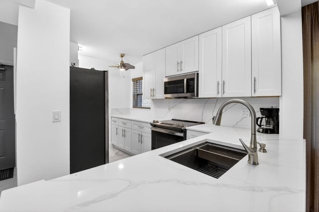 2975 SW 22nd Avenue 2010, Delray Beach, FL 33445