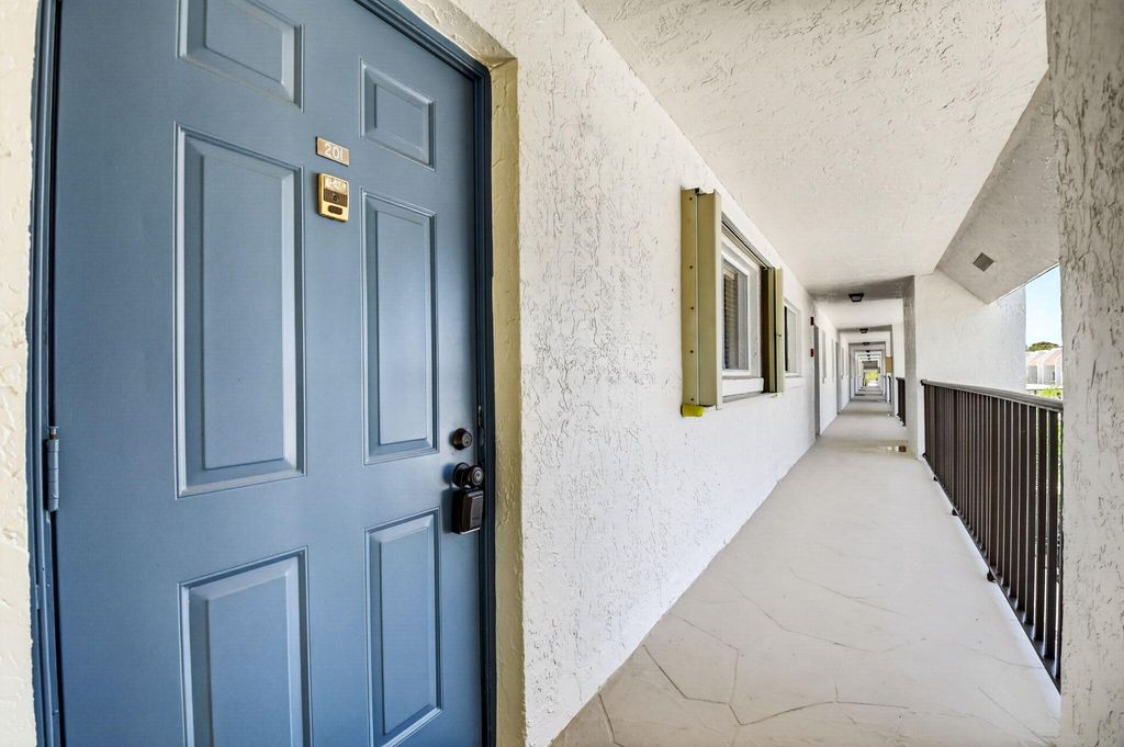 2975 SW 22nd Avenue 2010, Delray Beach, FL 33445