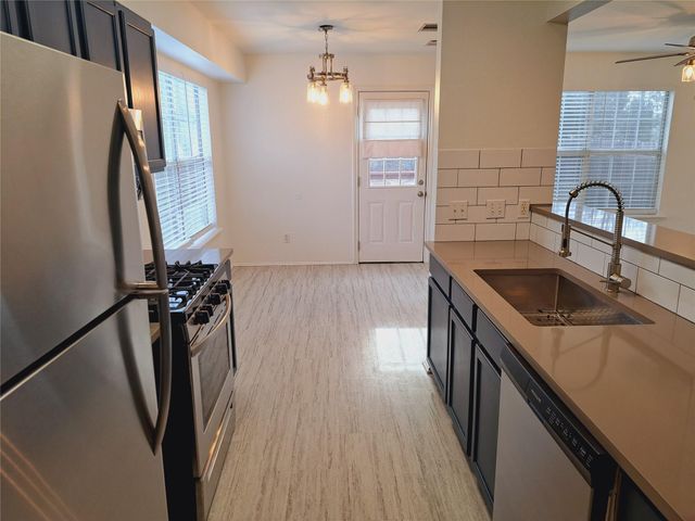 6703 Hill Oaks DR A, Austin, TX 78749