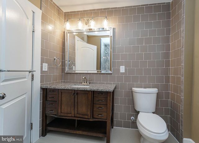 3042 E MONUMENT ST, Baltimore, MD 21205