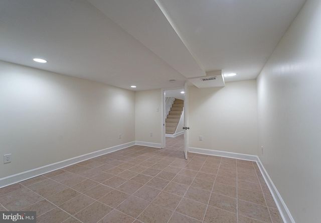 3042 E MONUMENT ST, Baltimore, MD 21205