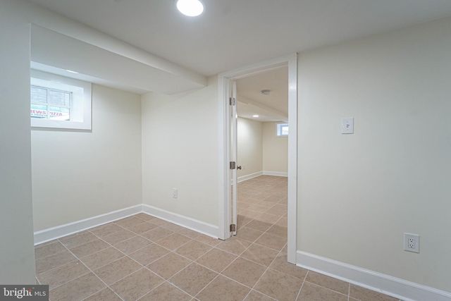 3042 E MONUMENT ST, Baltimore, MD 21205