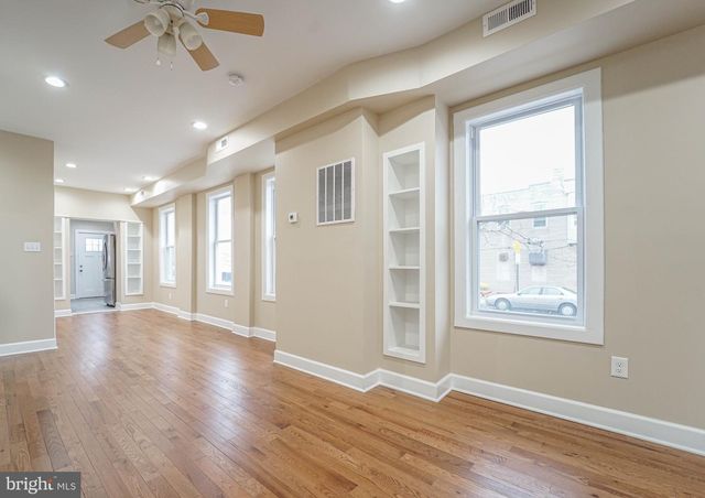 3042 E MONUMENT ST, Baltimore, MD 21205