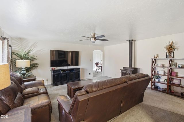 151 Verna Lane, Grants Pass, OR 97527