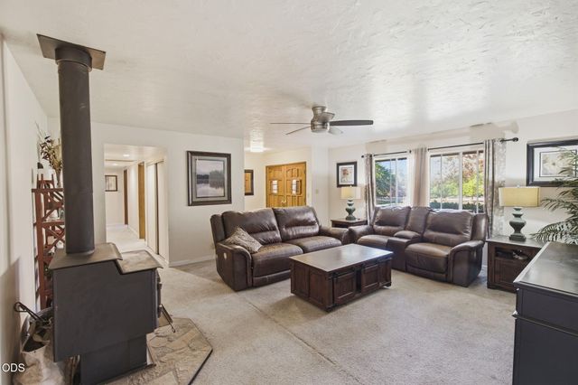 151 Verna Lane, Grants Pass, OR 97527