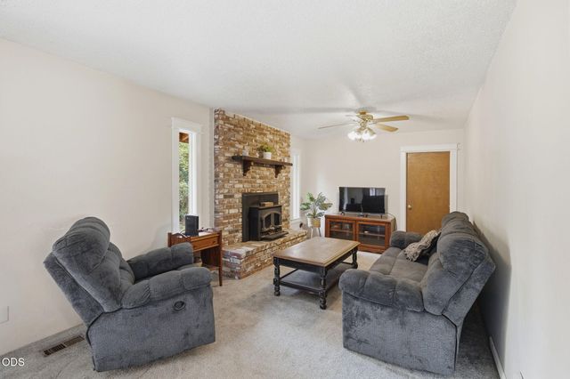 151 Verna Lane, Grants Pass, OR 97527