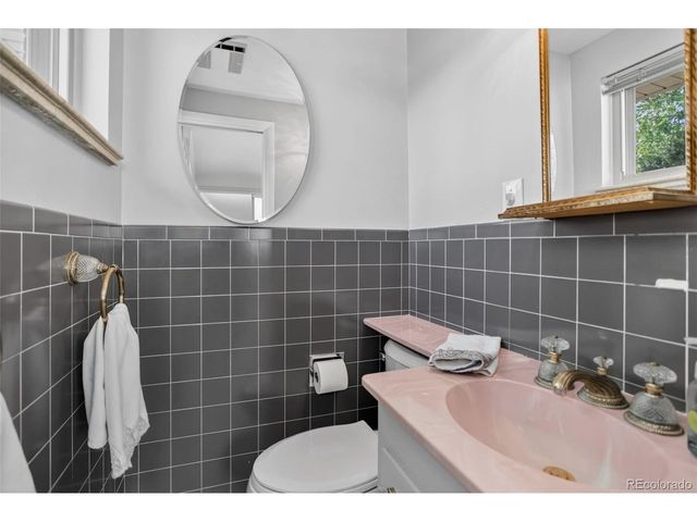 6106 S Valleyview St, Littleton, CO 80120