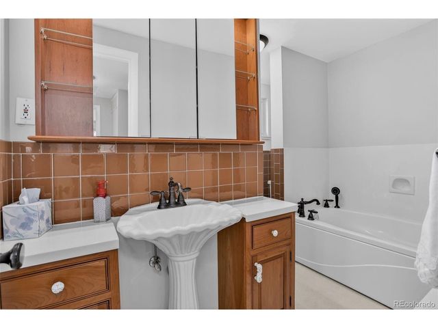 6106 S Valleyview St, Littleton, CO 80120