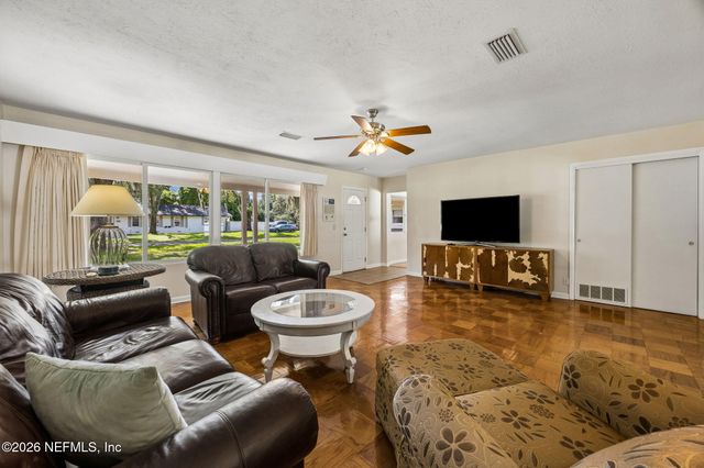 19 S 19TH Street, Fernandina Beach, FL 32034