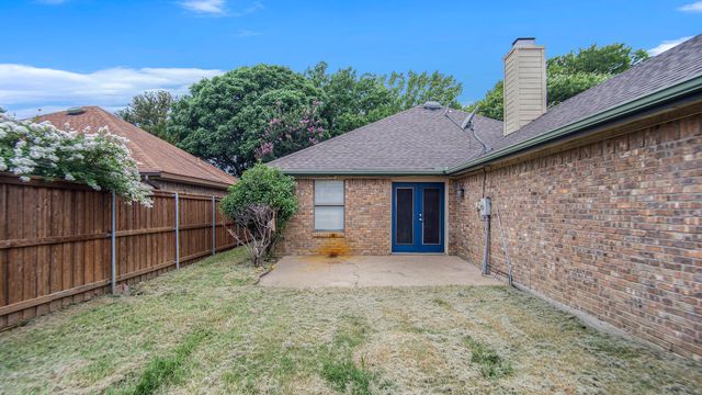 6908 Bentley Avenue, Fort Worth, TX 76137