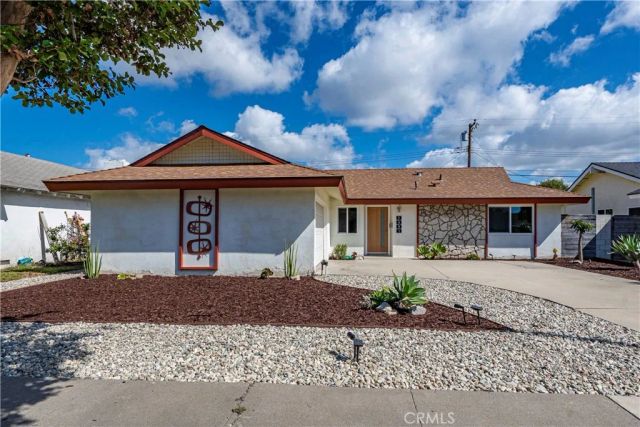 5681 Mangrum, Huntington Beach, CA 92649