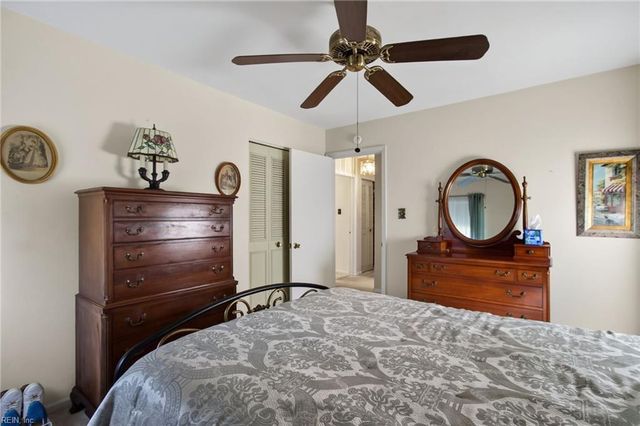 4704 Hunters Point DR, Portsmouth, VA 23703