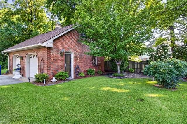 4704 Hunters Point DR, Portsmouth, VA 23703