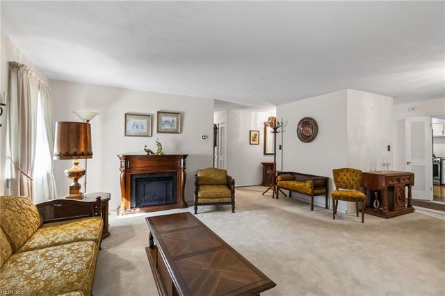 4704 Hunters Point DR, Portsmouth, VA 23703