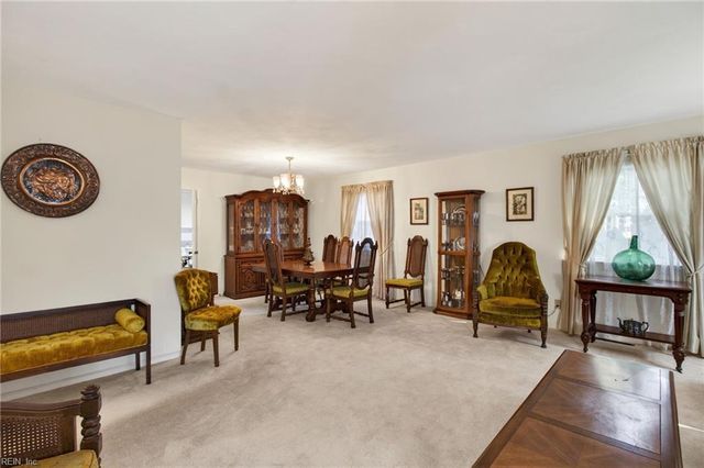 4704 Hunters Point DR, Portsmouth, VA 23703