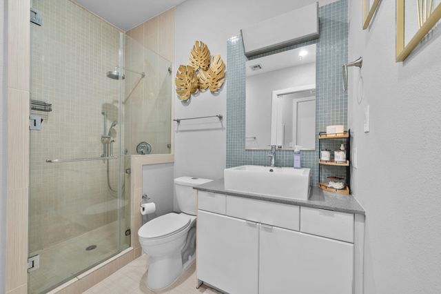 207 Pierce Street 209, Houston, TX 77002