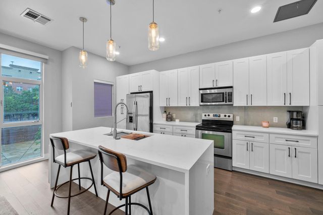 207 Pierce Street 209, Houston, TX 77002