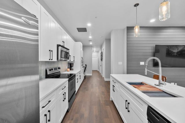 207 Pierce Street 209, Houston, TX 77002