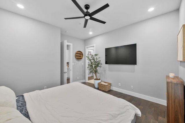 207 Pierce Street 209, Houston, TX 77002