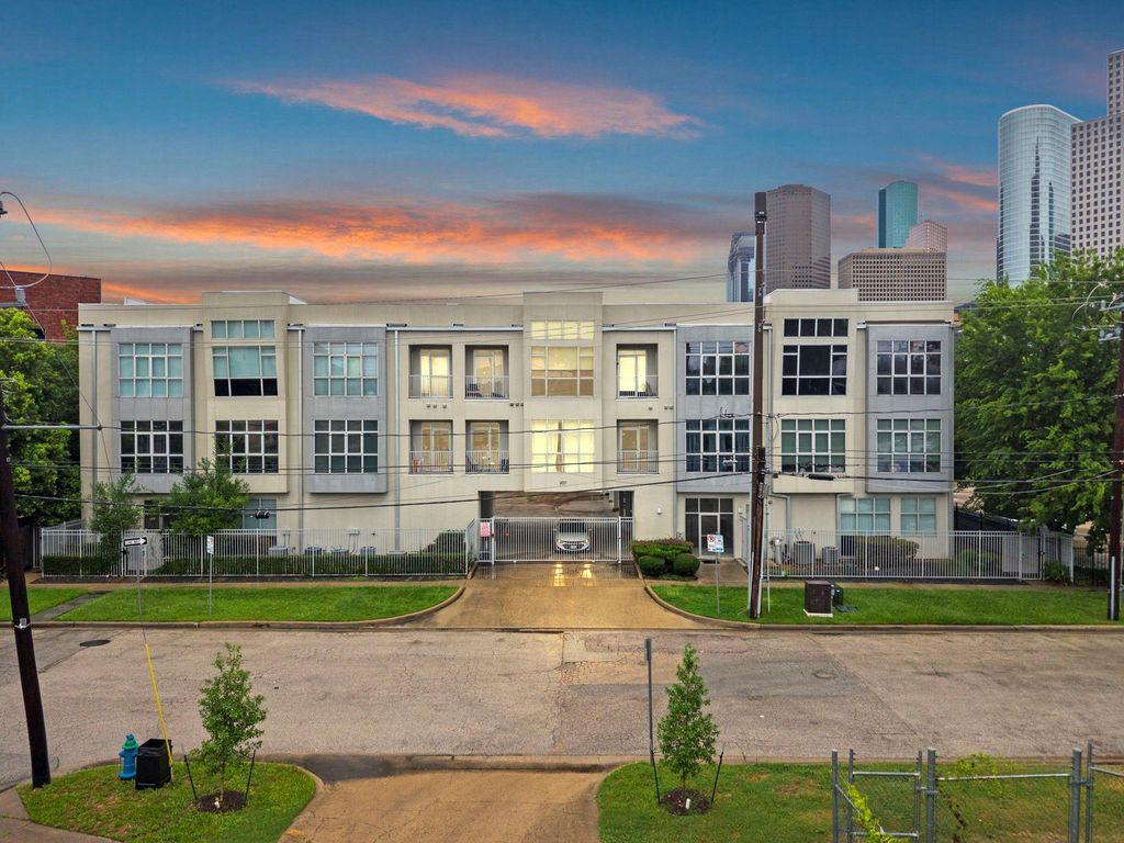 207 Pierce Street 209, Houston, TX 77002
