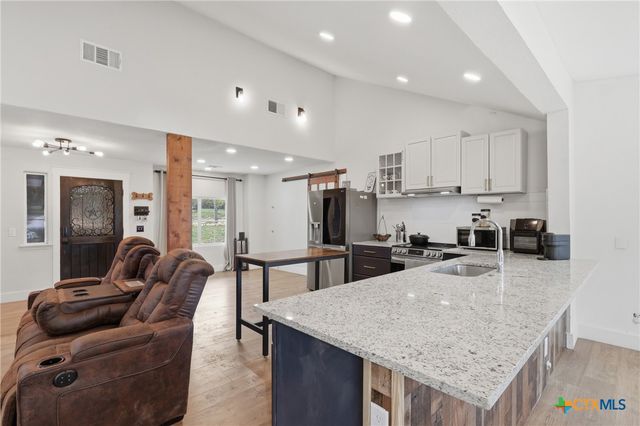 297 Rust Ranch, Blanco, TX 78606
