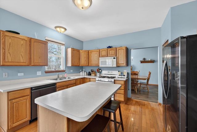 8408 190th AVENUE, Bristol, WI 53104