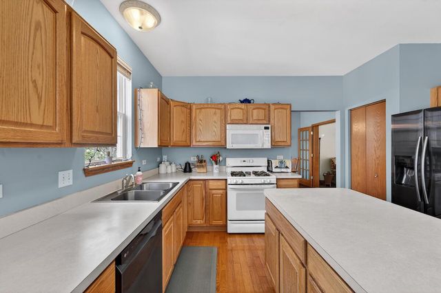 8408 190th AVENUE, Bristol, WI 53104