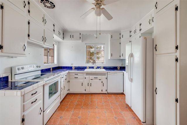 325 ORANGEVIEW AVENUE, Clearwater, FL 33755