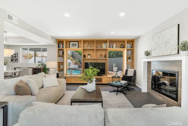4391 Pampas Road, Woodland Hills, CA 91364