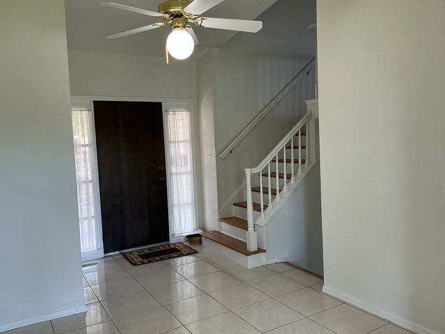 1930 N Lakeside Plaza, Hoffman Estates, IL 60169