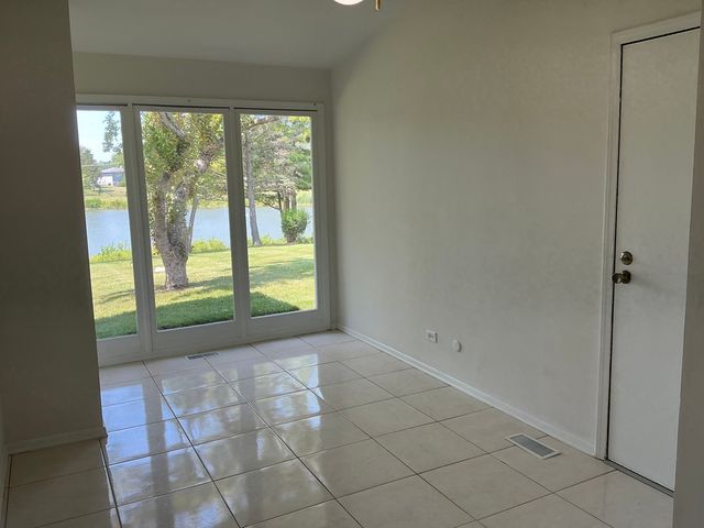 1930 N Lakeside Plaza, Hoffman Estates, IL 60169