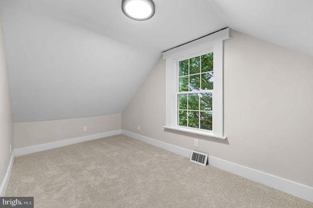 203 OAK AVE, Essex, MD 21221